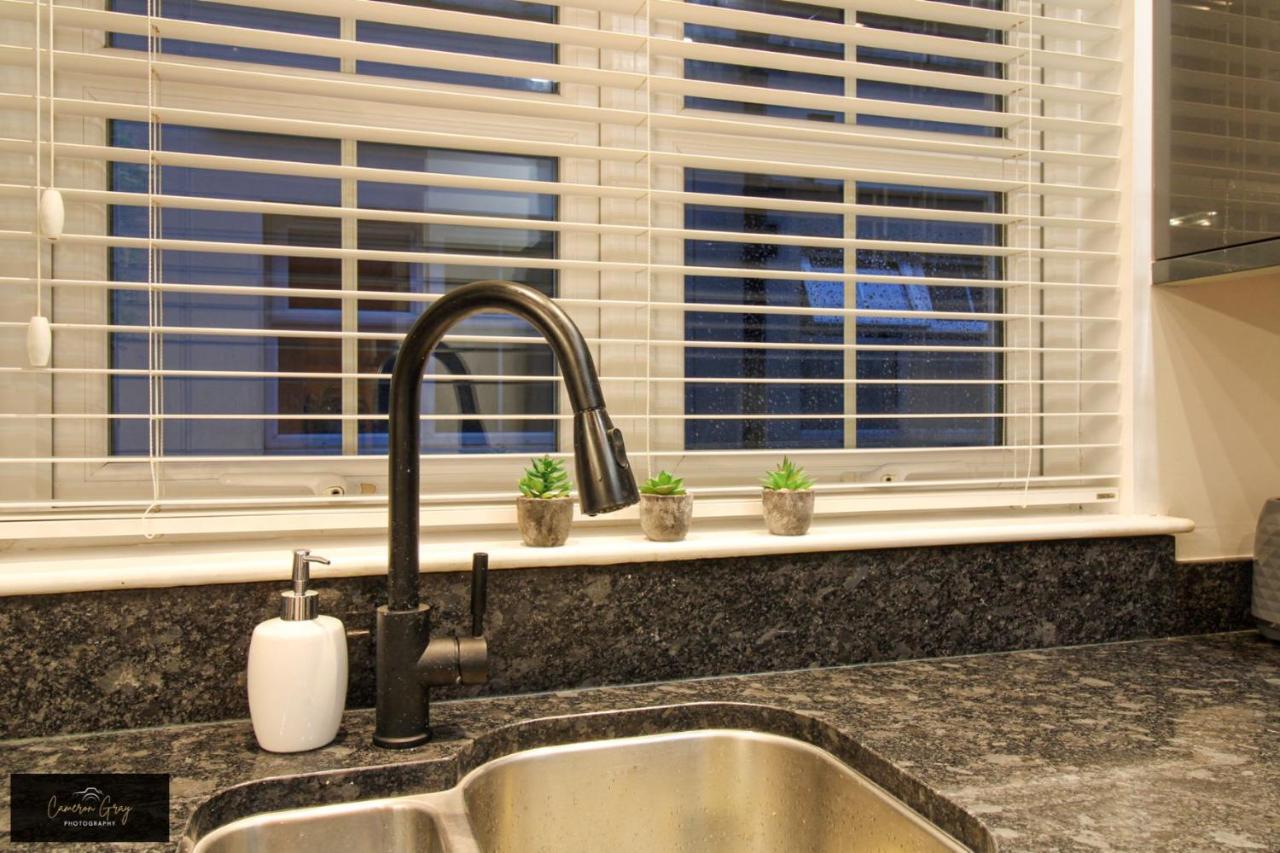 Nice 2 Bed House, Office, Wi-Fi, Free Parking Belfast Ngoại thất bức ảnh